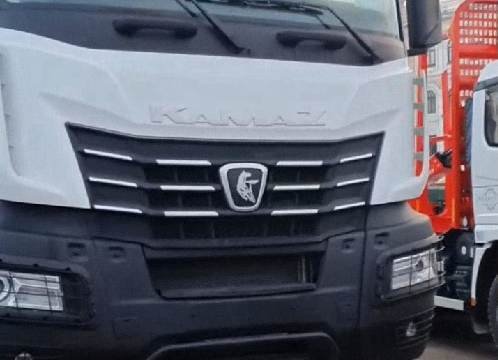 Сортиментовоз на базе седельного тягача KAMAZ-65955 с колесной базой 6х6