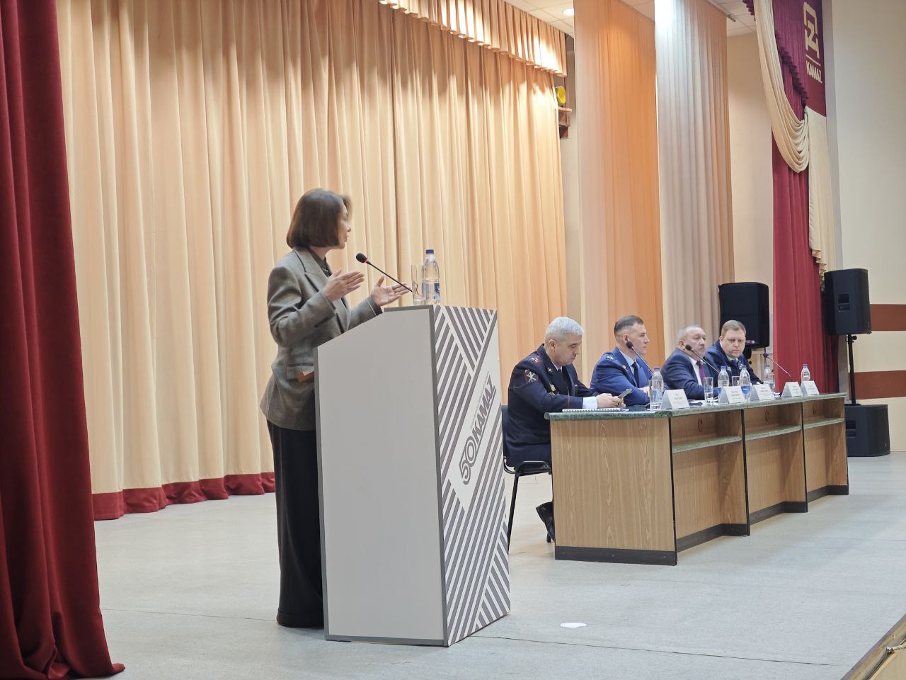 На «КАМАЗе» прошла встреча с представителями правоохранительных органов